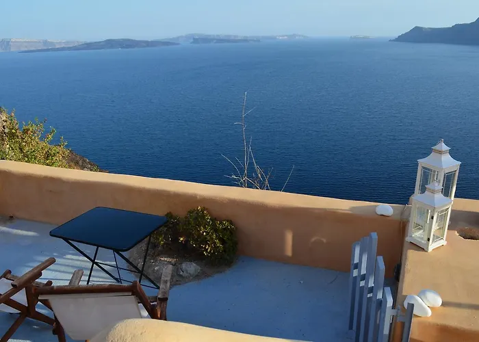 Goddess Lethe * Oia (Santorini)